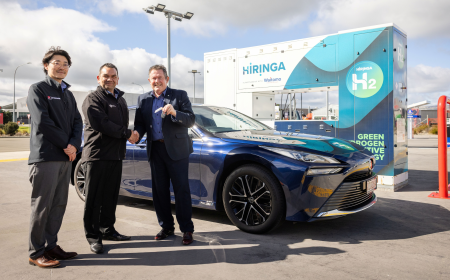 Toyota CEO Tatsuya Ishikawa Ezi Car RentalPalmerston North Branch Manager Deon Hoeksema Palmerston North Mayor Grant Smith